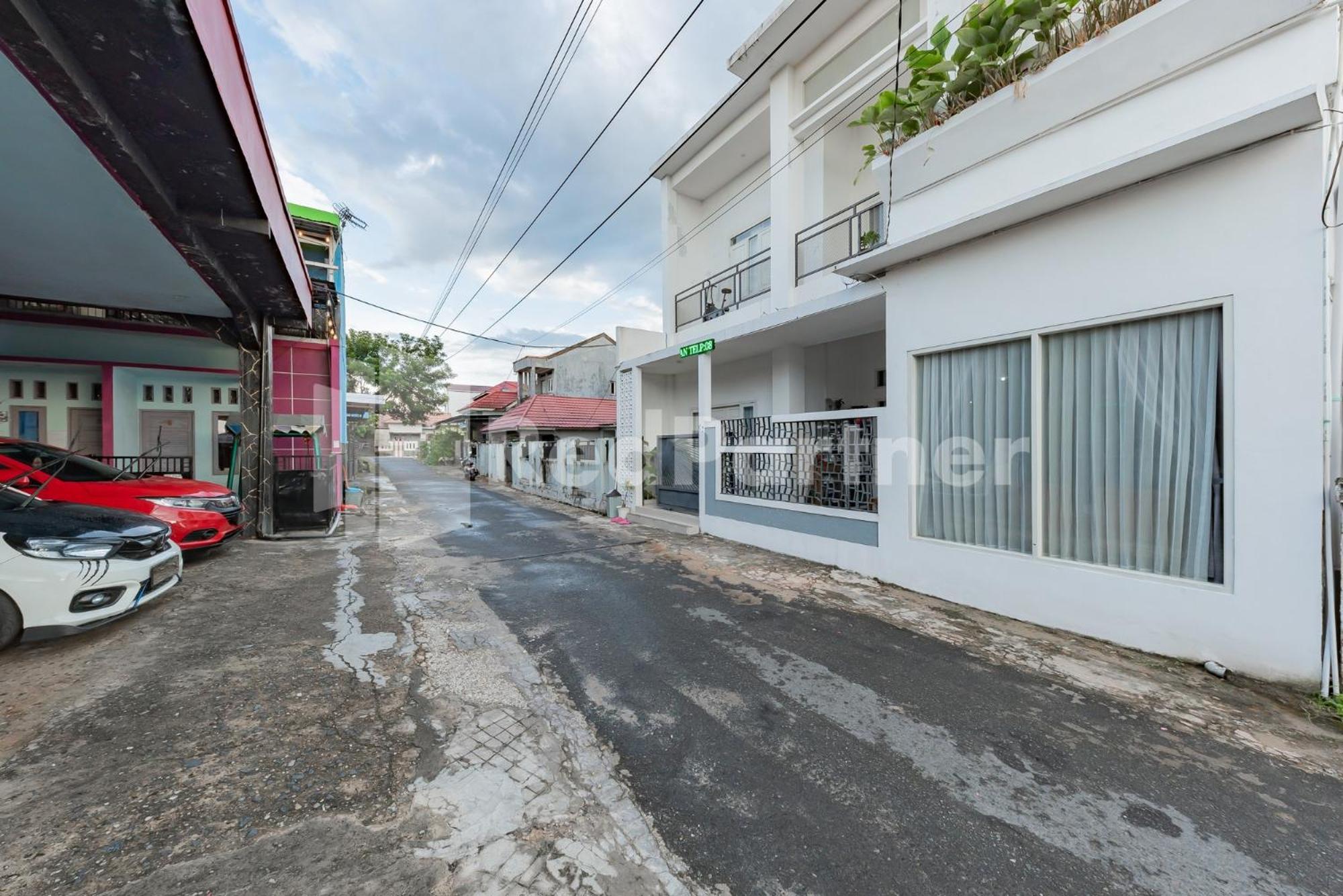 Ana Guest House Syariah Mitra Reddoorz Banjarbaru Kültér fotó